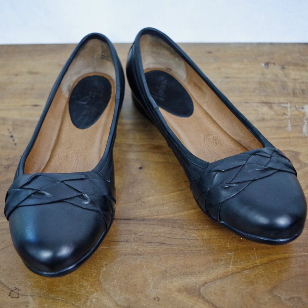 Kravings  Queens Black Leather Woven Front Flats Size 7M